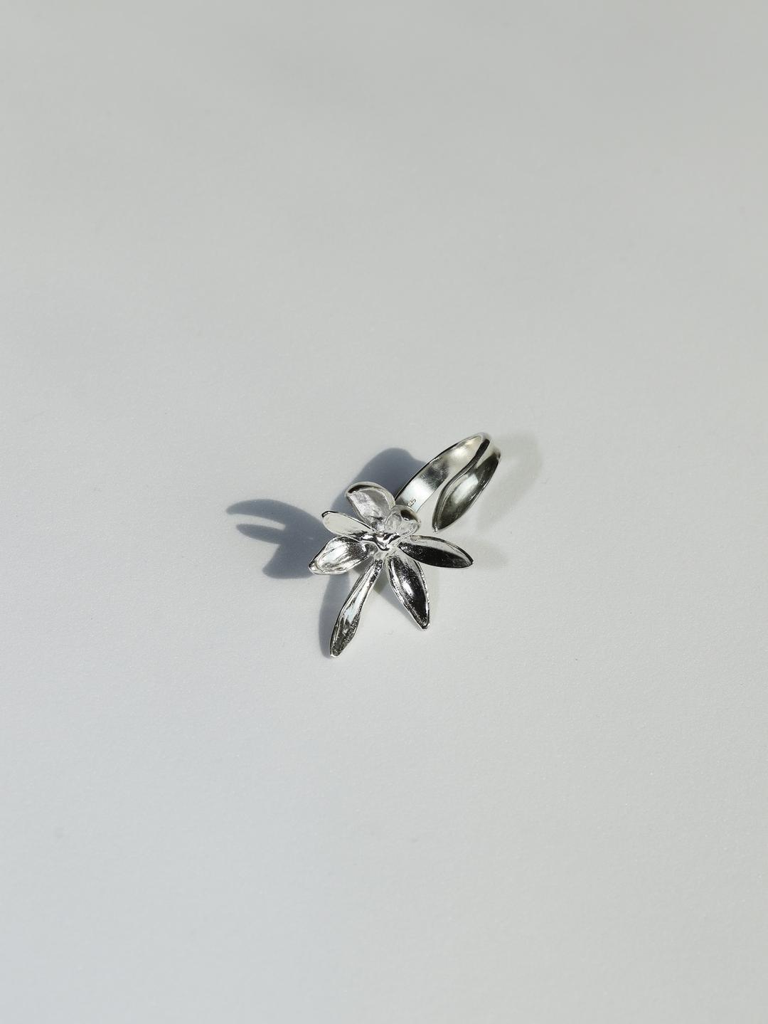 FLOWER STEM RING
