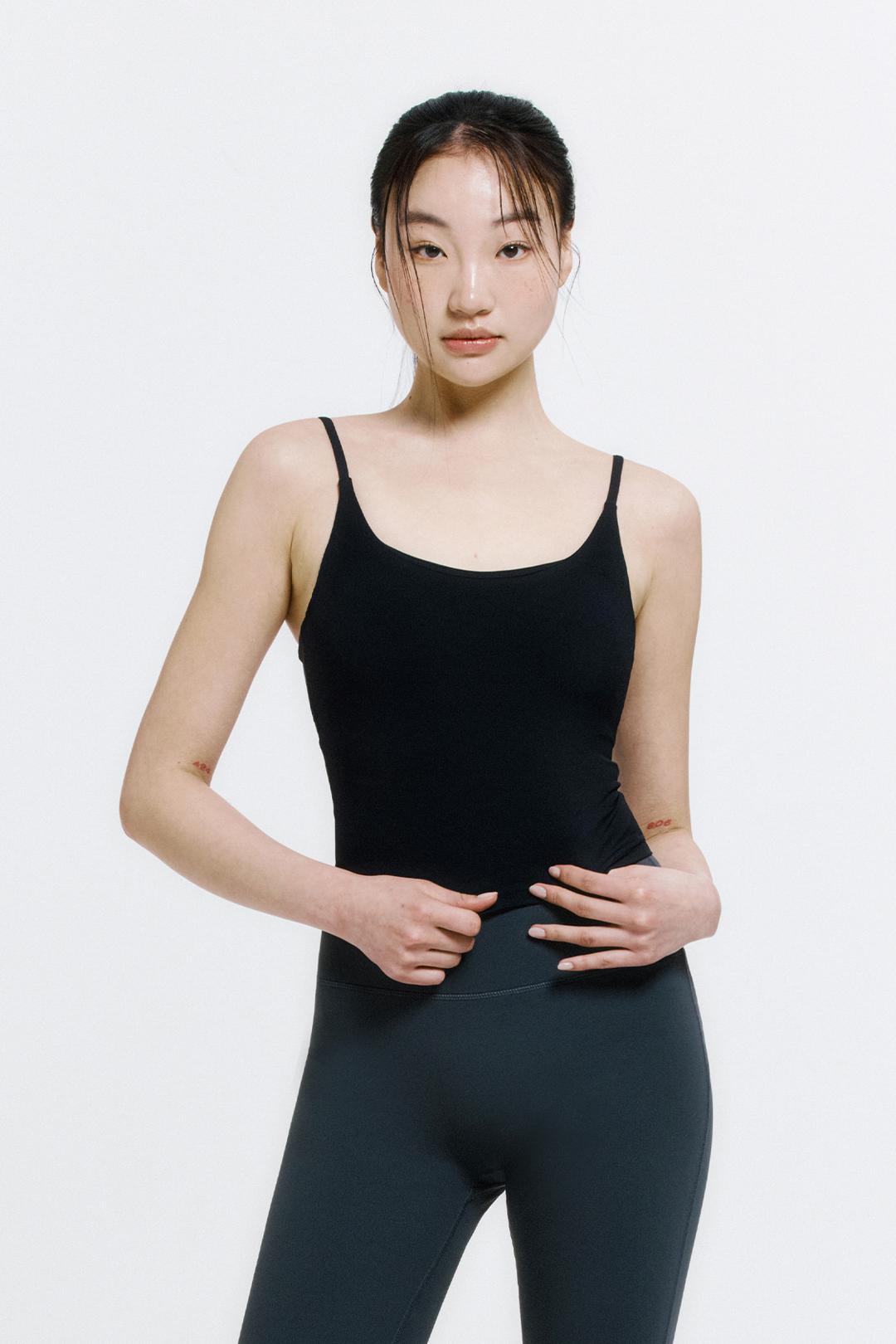 브리즈 라이트 서포트 캡내장형 탱크탑 (Black)