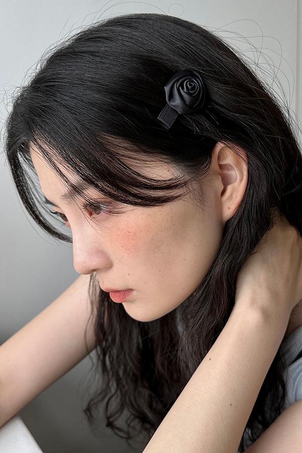 rose mini hair pin - black