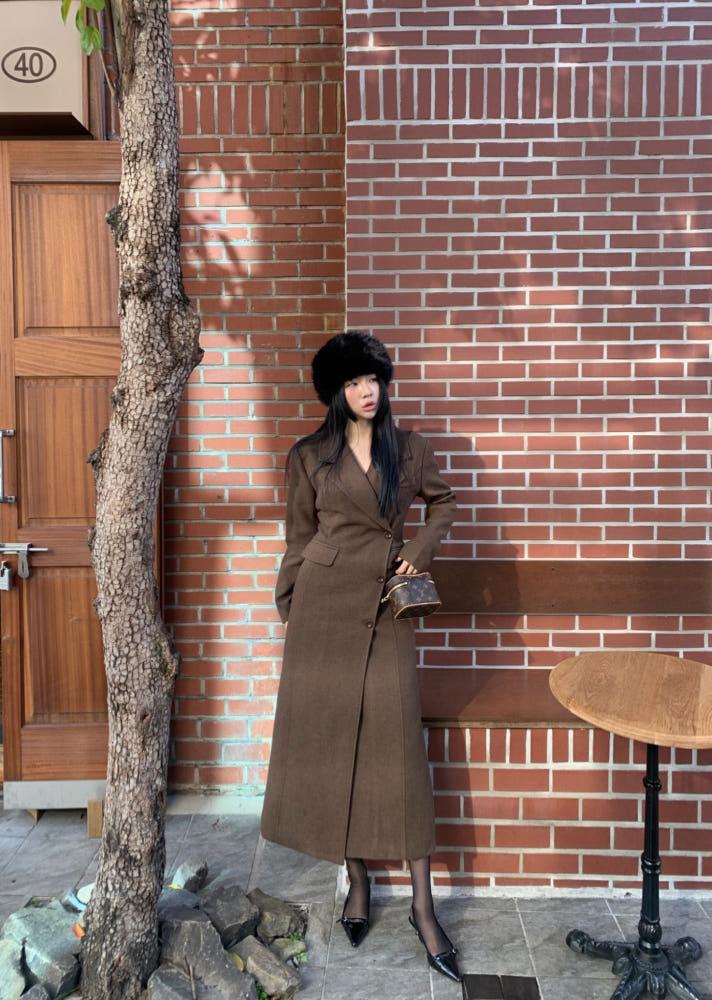 [바이베이지] 모먼트 라인 사선 버튼 울 라인 맥시 코트