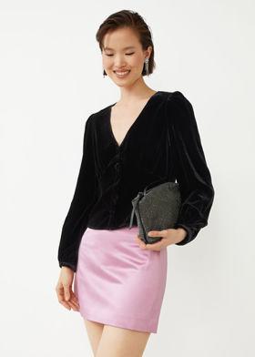 피티드 벨벳 퍼프 슬리브 블라우스