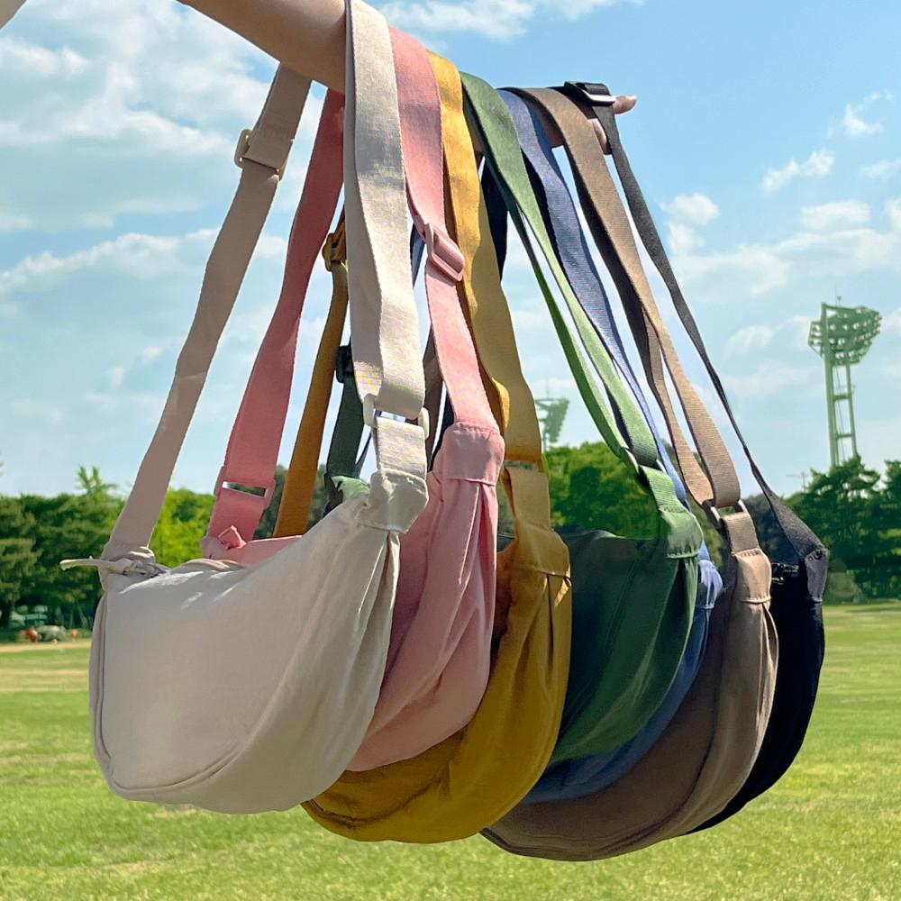 반달 크로스백 여행용 미니백 가벼운 나일론 가방