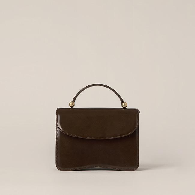 COSME SQUARE BAG_PATENT BROWN