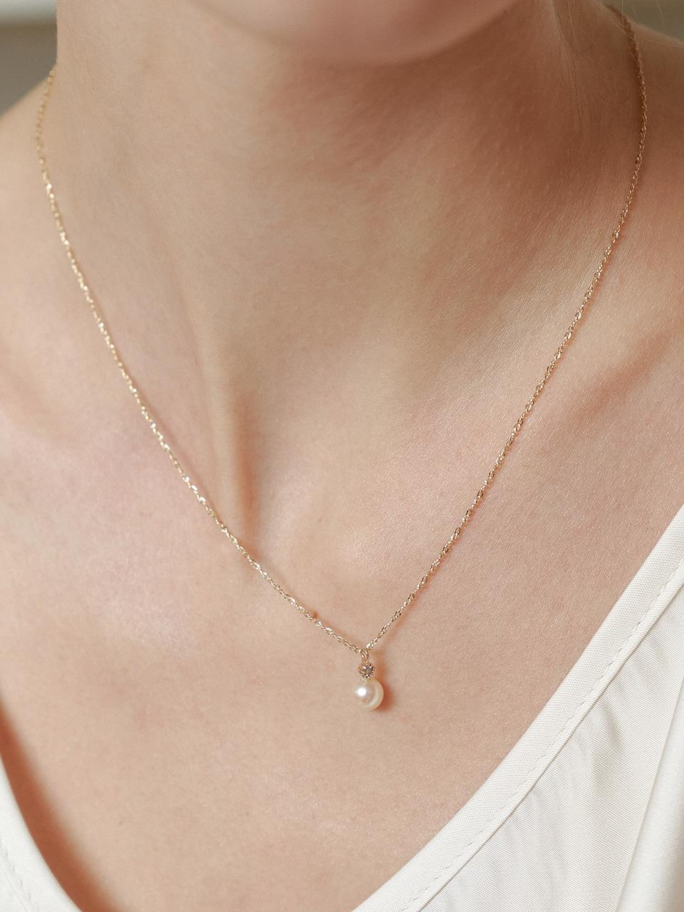 Baby Pearl Creamy  Necklace