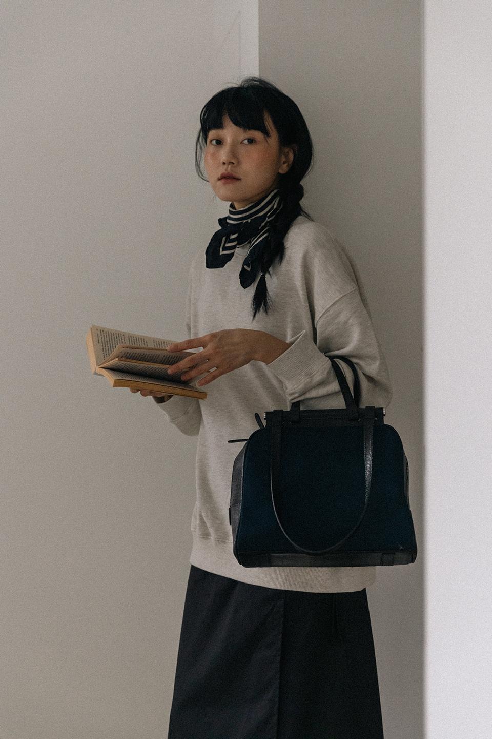 RENATE BAG Small / NAVY BLACK