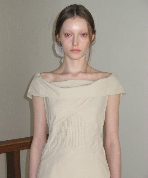 OFF-SHOULDER PINTUCK BLOUSE (LIGHT BEIGE)