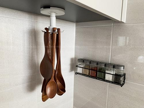 ★ 공중부양템 ★ 360도 회전 가능! 부착식 조리도구걸이 (옵션-2design)