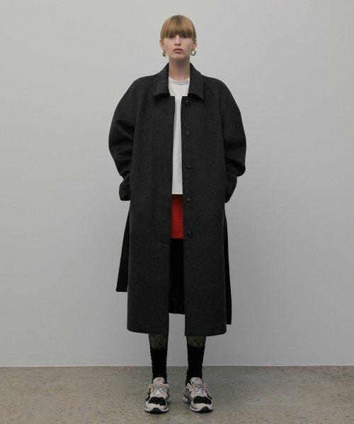signature balmacaan coat_charcoal