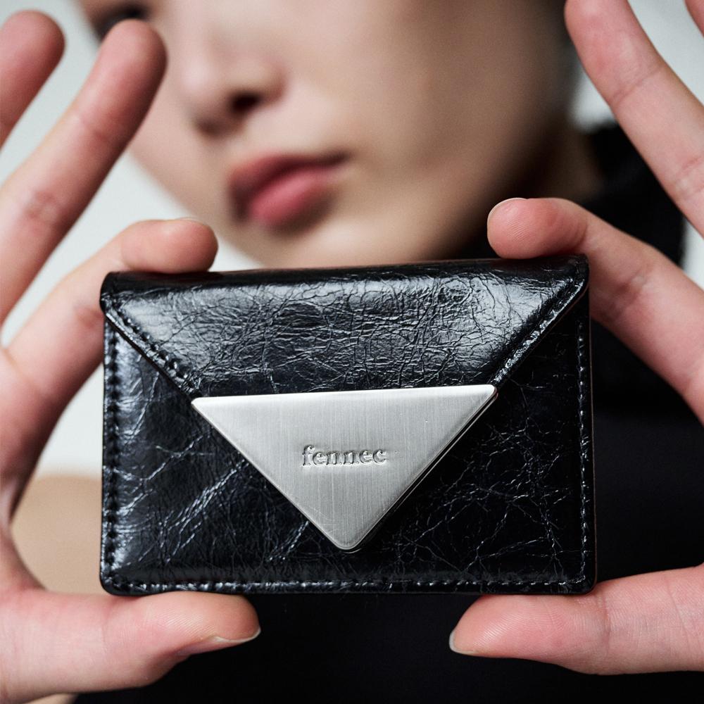 CRINKLE TRIANGLE ACCORDION POCKET - BLACK