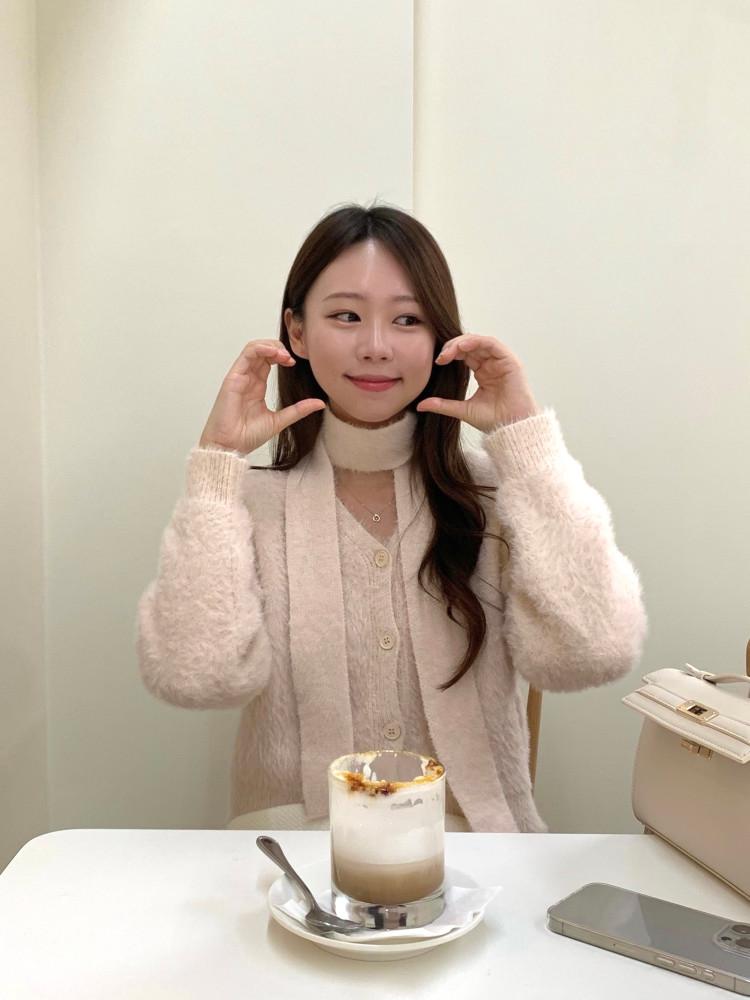 머플러 앙고라 가디건 코디 연말 퍼가디건