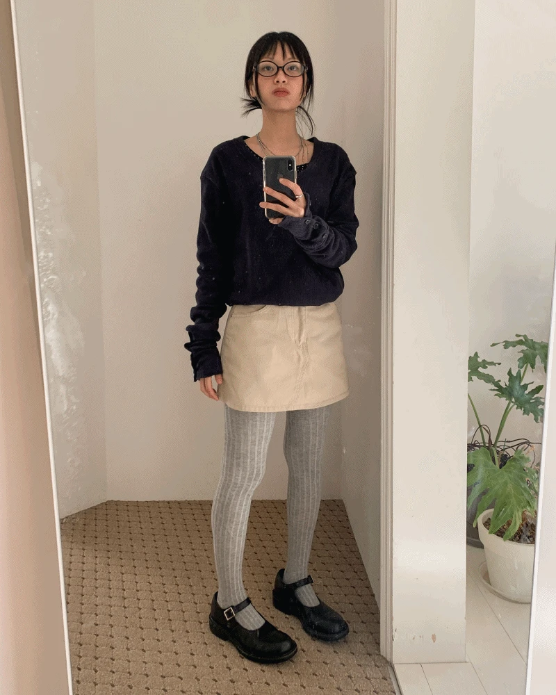 UNBAL BUTTON V-NECK KNIT