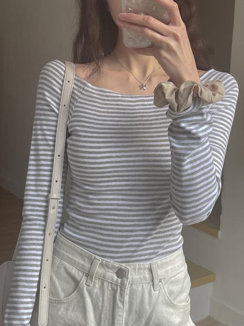 Add Stripe Off Shoulder Tee(2Colours)