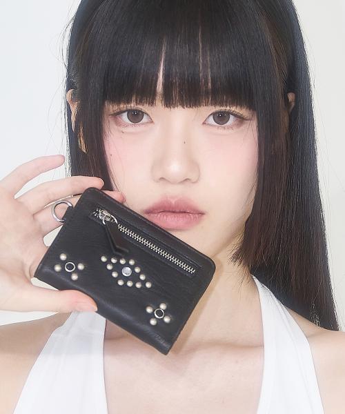 스터드 크로스 반지갑 블랙