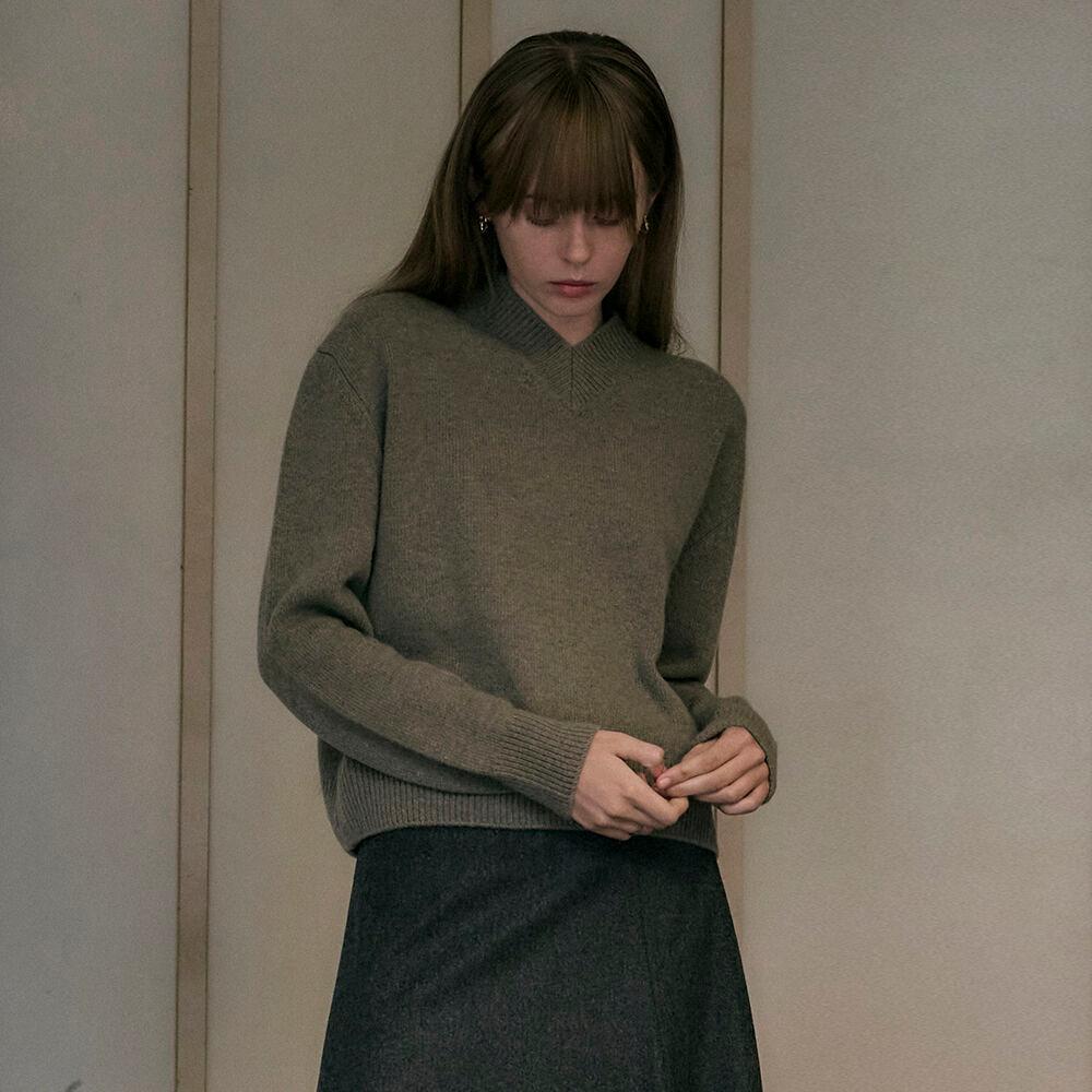 브이넥 니트 스웨터 V-Neck Cashmere Blended Knit Sweater - Matcha Tea