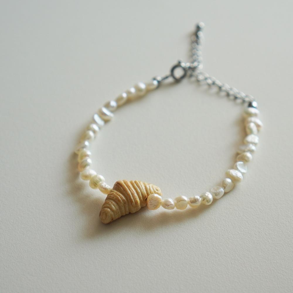 Croissant Pearl bracelet