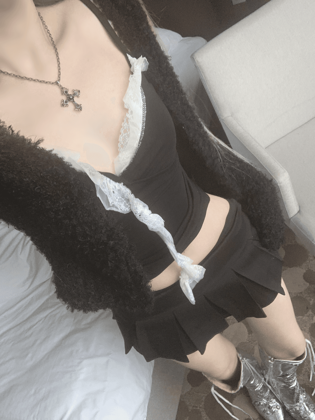 Azons Hook Fur Cardigan (black)