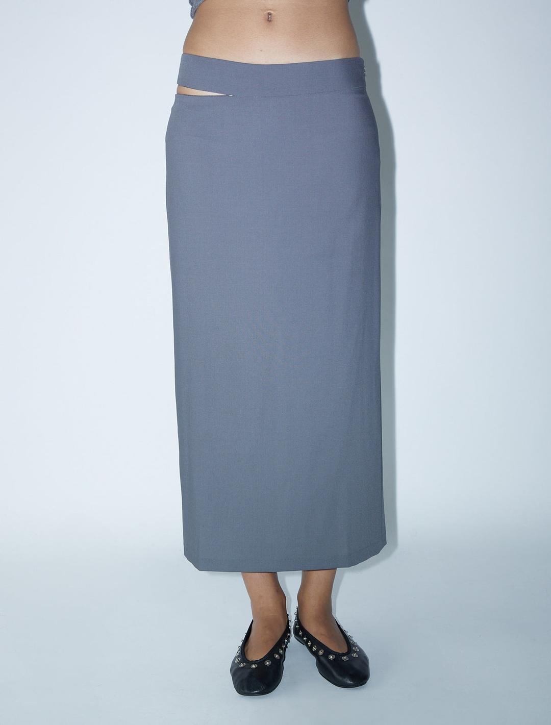 JIAQI-Low-waisted skirt with zipped waistband.