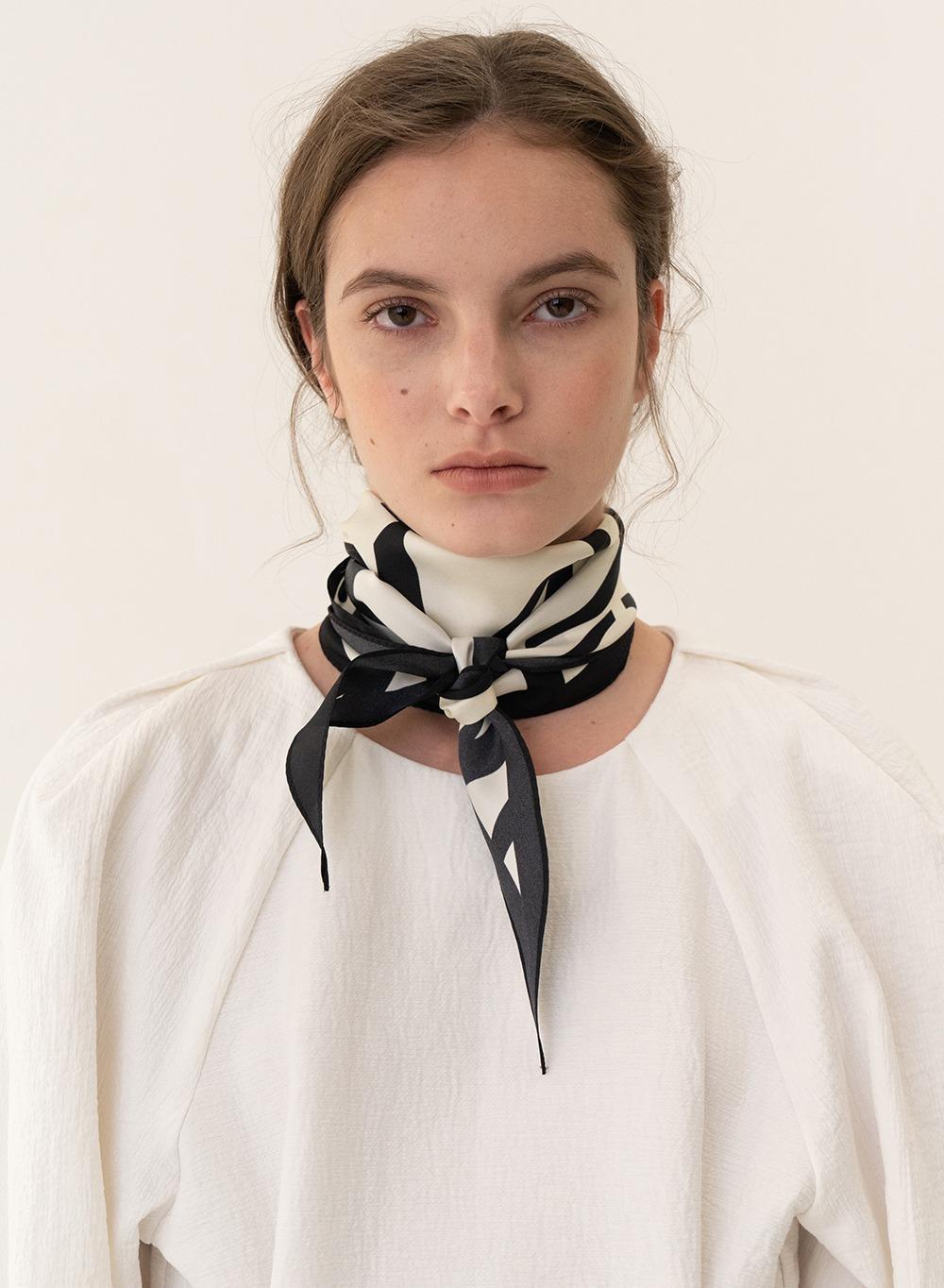 [1/28 출고][ESSENTIAL] Silk 100% Scarf 01