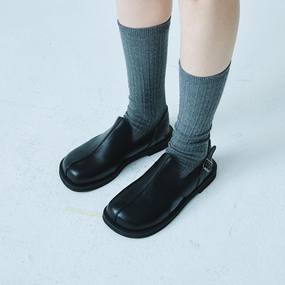 [단독]Barell flat loafer(Black)