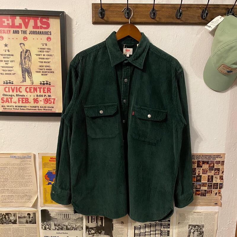 (105) Levi's Red Tab Green Check Shirt (Mpst.53)