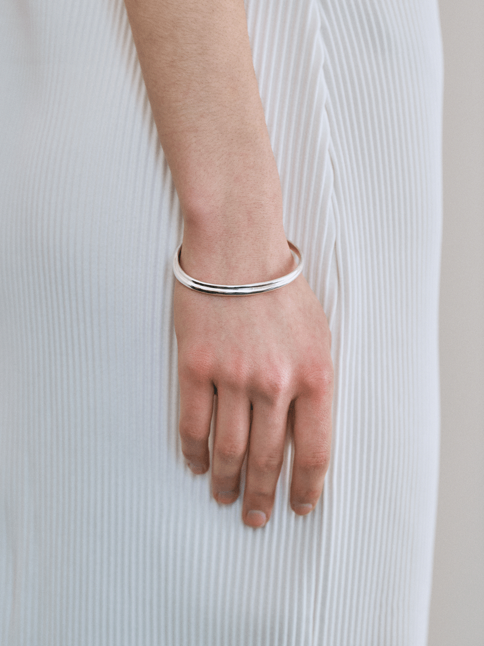 SHEER BANGLE