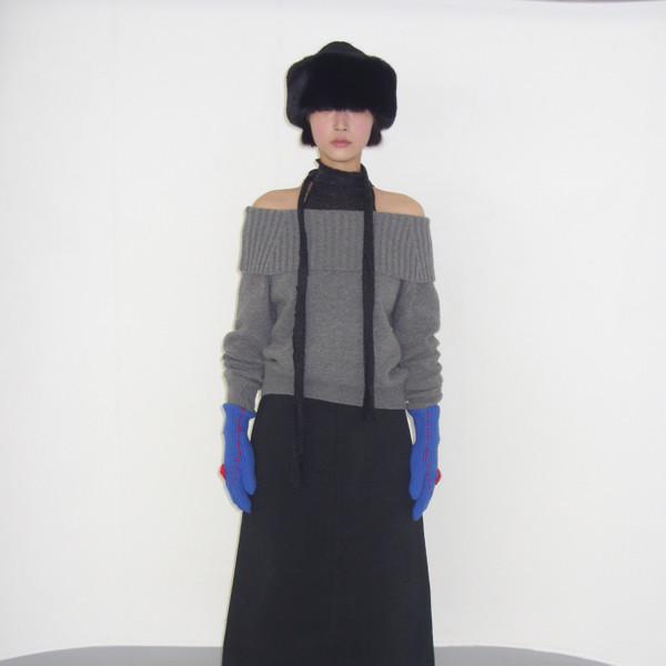 off-shoulder wool knit_gray