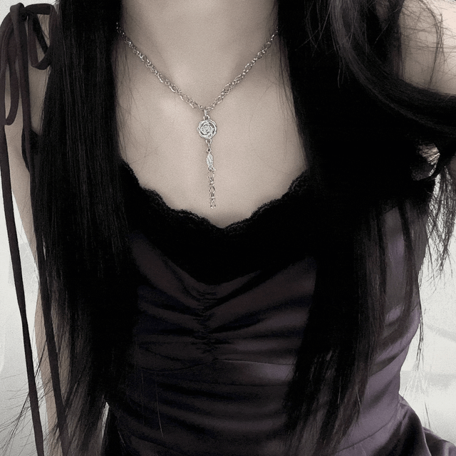 Rose Thorn Drop Necklace(2type) 펑크 장미 가시 덤불 드롭 해골 깃털 초커 목걸이 네크리스