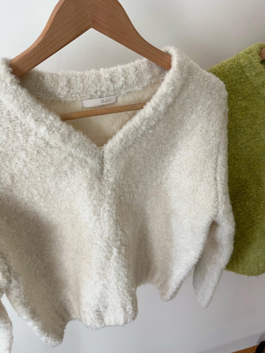 V넥 부클 뽀글이 니트(아이보리,오트밀,라임)