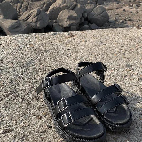 히큰 투버클 샌들