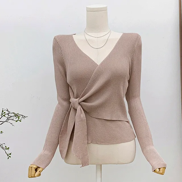 빈느 랩리본 골지 브이넥 니트