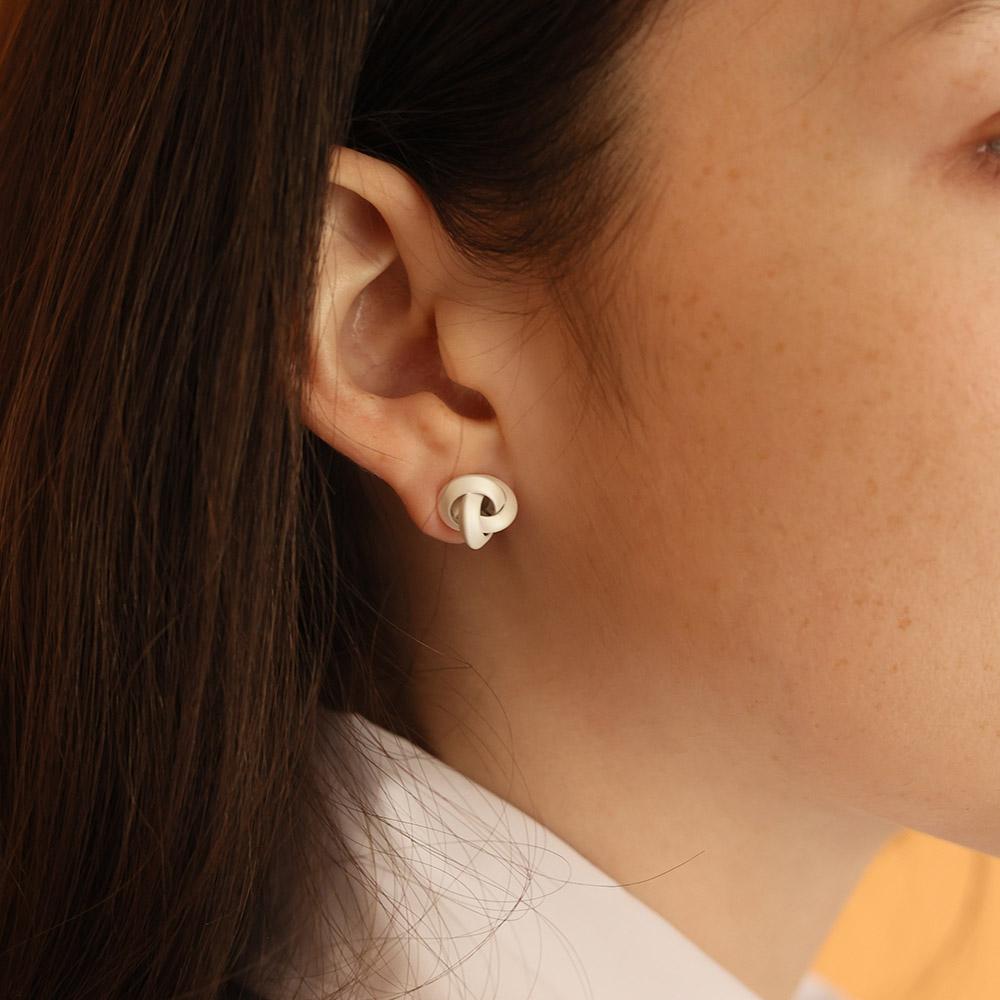 볼드 믹스 링 실크 귀걸이