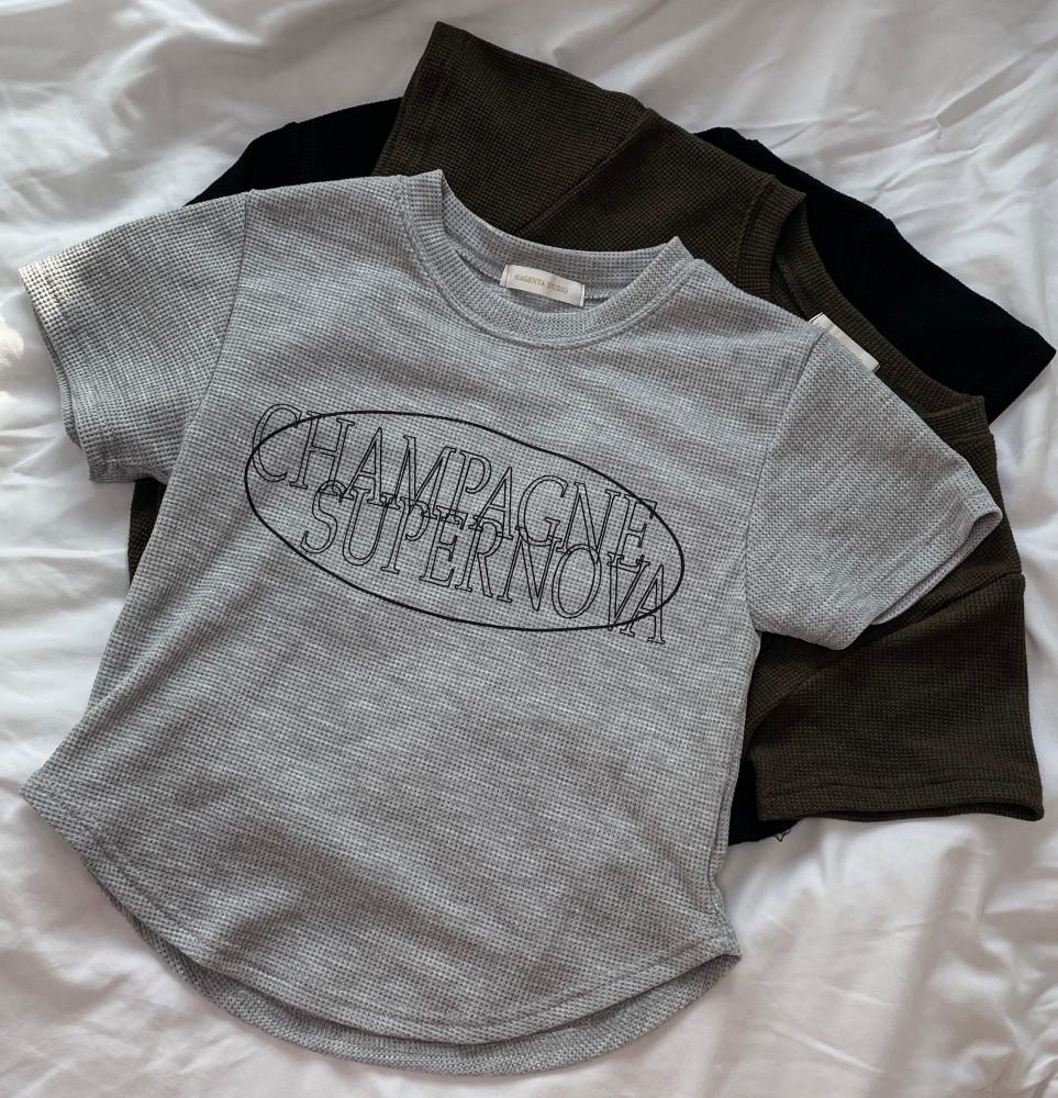 더블유 레터링 크롭T