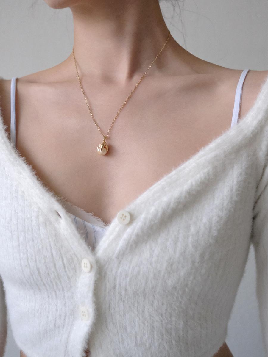 Petty dragon drop necklace