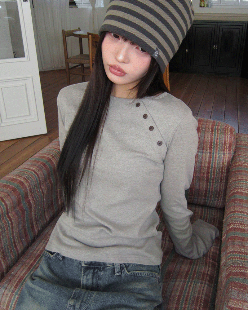 원더원더 [여리핏❣️] 루힌 언발 사선 버튼 긴팔 티셔츠