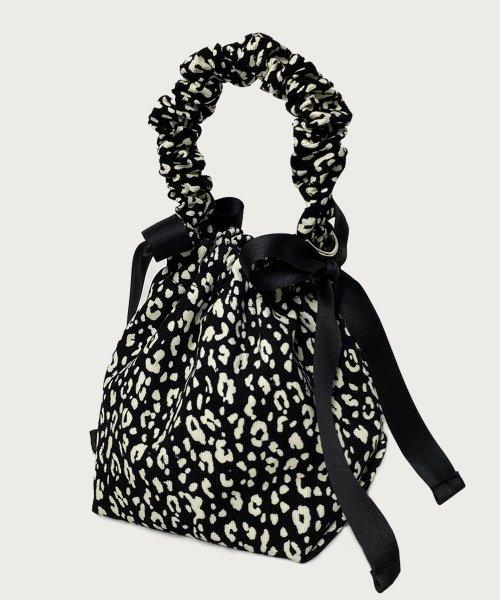 코듀로이 호피 셔링 리본 버킷백 블랙