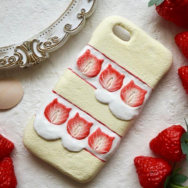 クリームとろりん♪ぽちゃ猫ショートケーキ/スマホケース