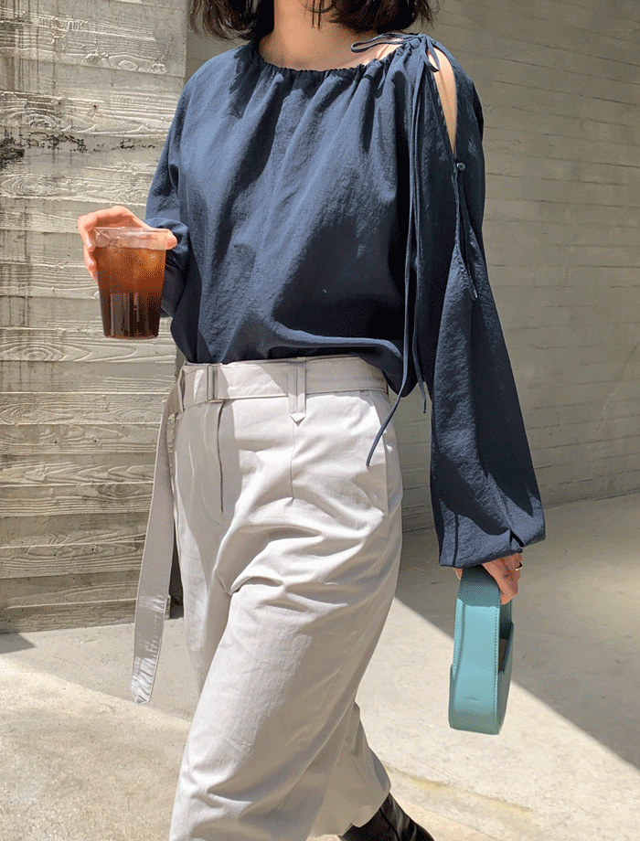 shoulder hole blouse (2color)