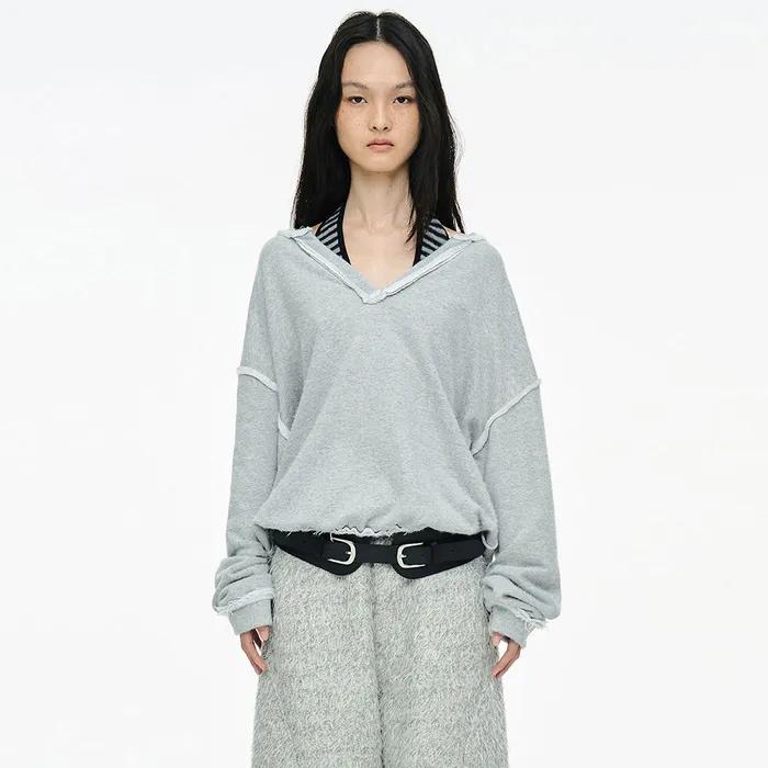 FURRY V-NECK SWEATSHIRT / GRAY