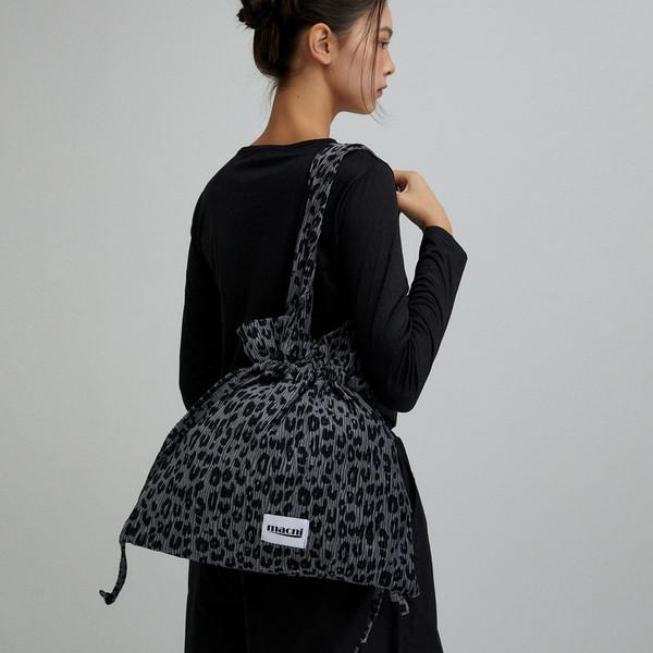 LEOPARD STRING SHOULDER BAG_CHARCOAL