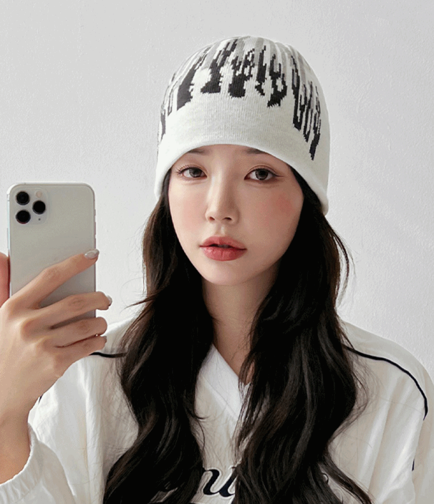 트리 레터링 자가드 y2k 니트 비니