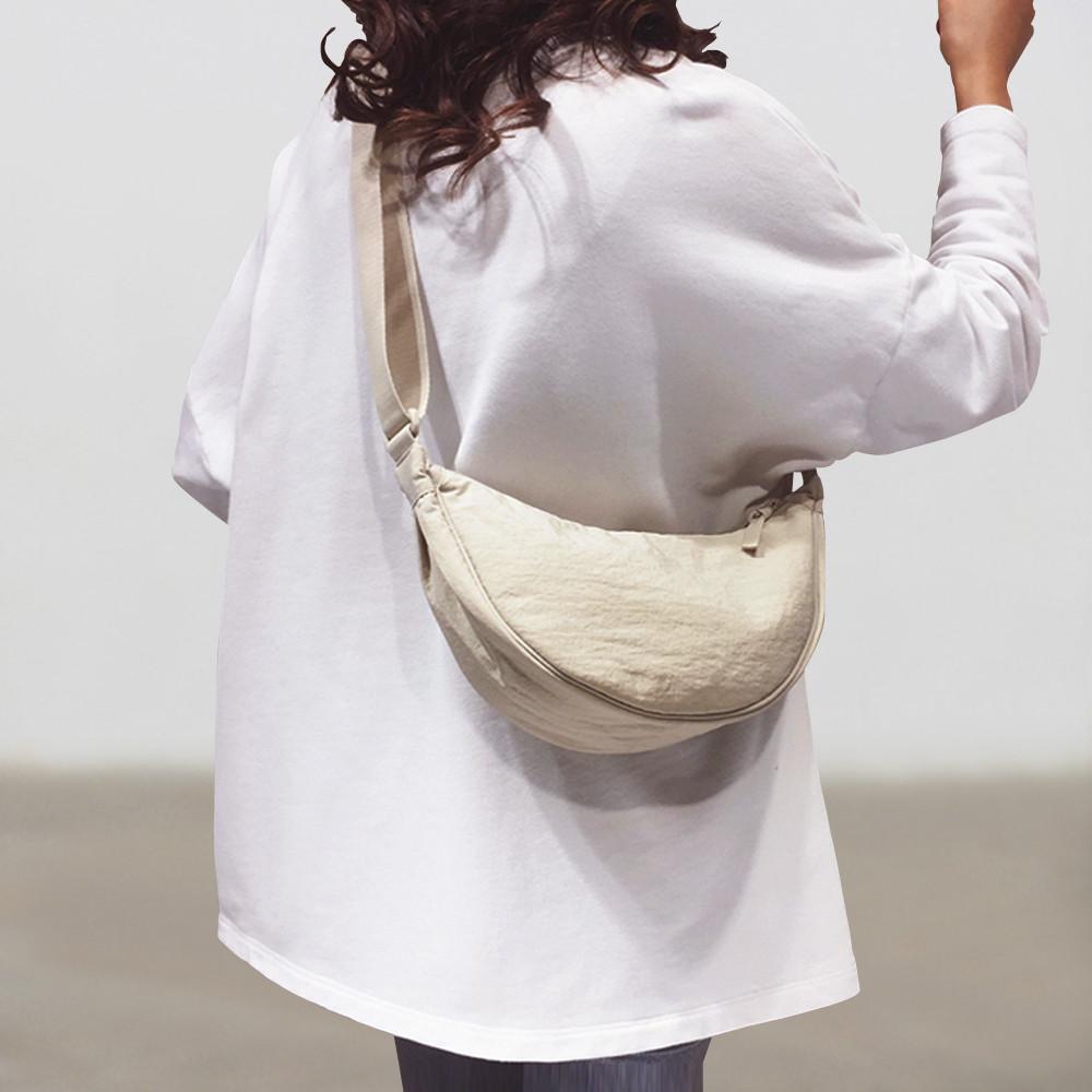 여성 미니 반달 크로스백 슬링백 가방