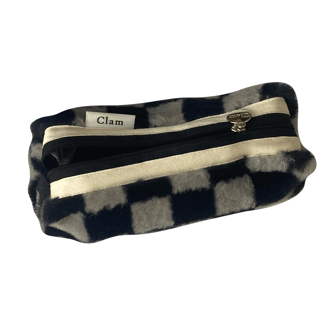 Clam round pencilcase _ Fur Dark grey Checkerboard