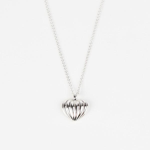 SHELL HEART NECKLACE