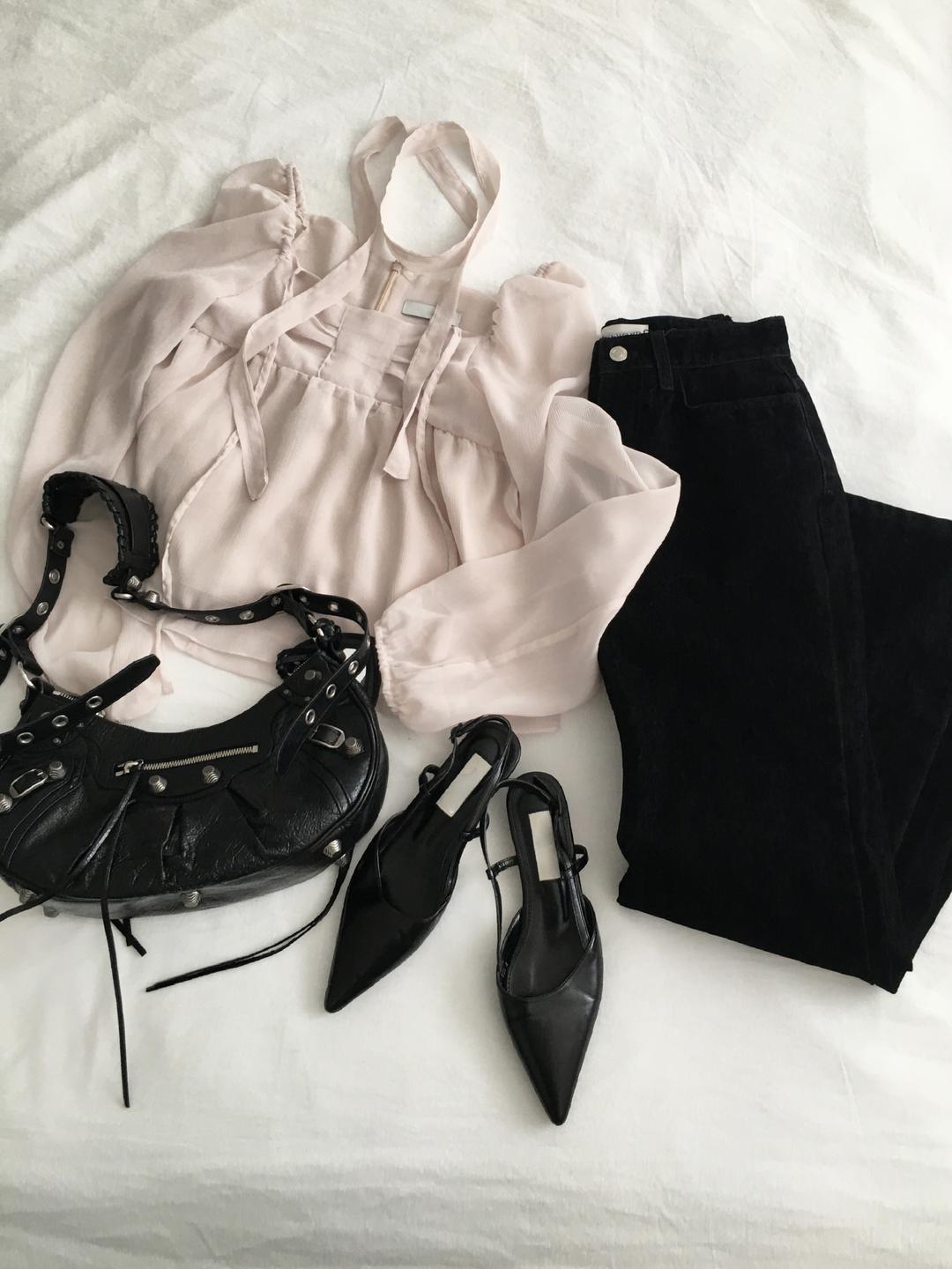 노비야카 Musubi blouse (Ivory, black)