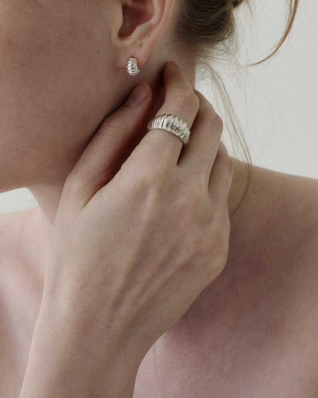 Ridge ring