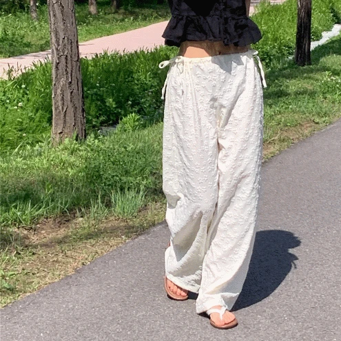 [허리조절🌴] 엠보 플라워 리본 끈 조절 롱 와이드 팬츠 pt / 봄 여름 써머 휴양지 비치룩