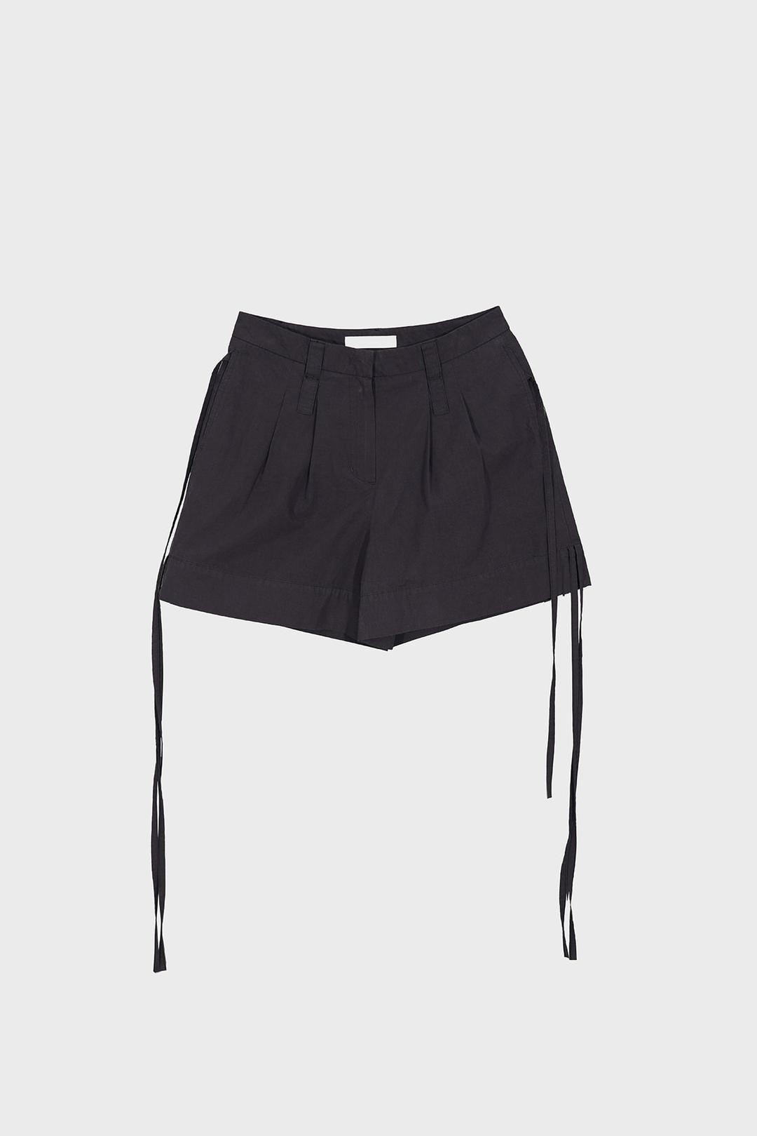 LACE UP PLEAT SHORTS