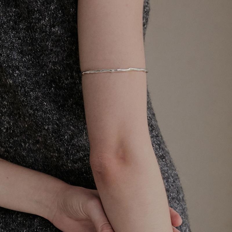 [송강, 한예리 착용] Wave Cuff (M)