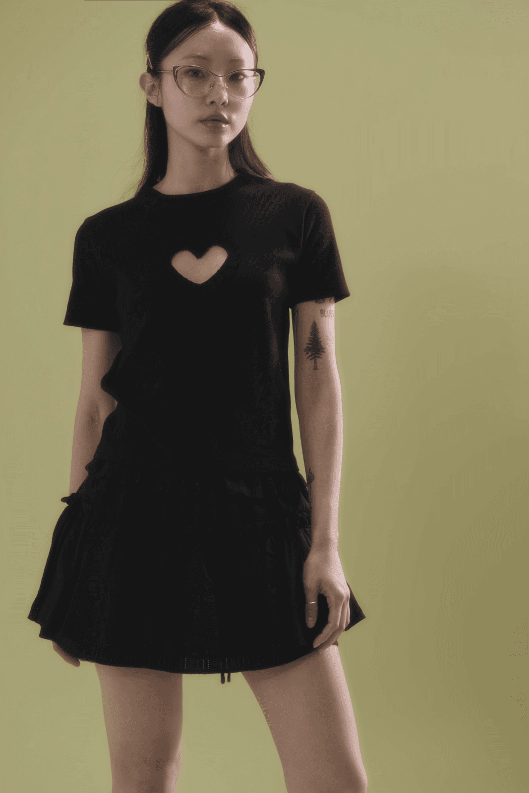 팝시즈 코튼) lace heart cutout tshirt-black