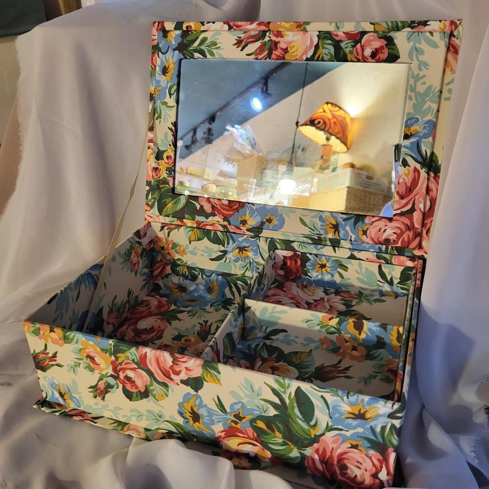 [중고] [빈티지] 미국 빈티지 플라워 빅사이즈 패브릭 2단 주얼리박스 보석함